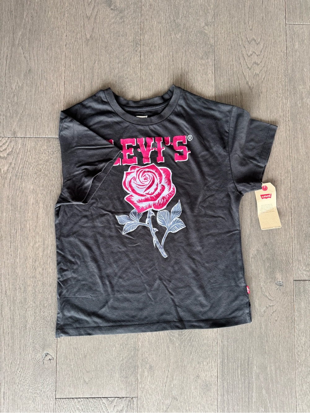 Levi’s big kid T-shirts(10-12Y)